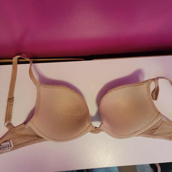 b.tempt'd by Wacoal B.captivating Underwire Push up Bra - Picture 2 of 3